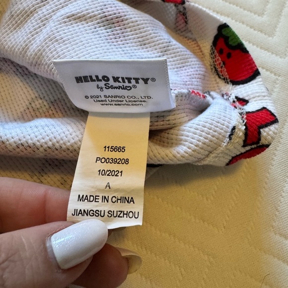 Sanrio Hello Kitty x Dumbgood Strawberry Waffle White Red Crop Tank XL EUC - Picture 8 of 8